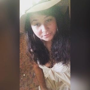 Meet your Posher, Bethany