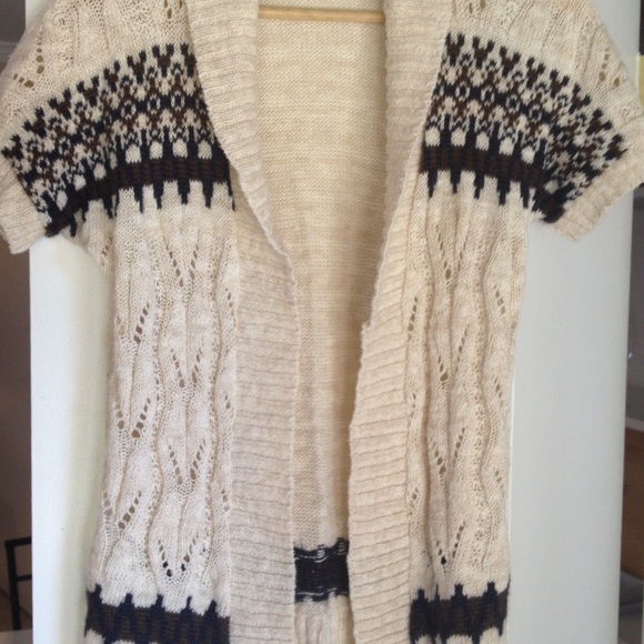 Adorable top 💖 - Picture 2 of 3