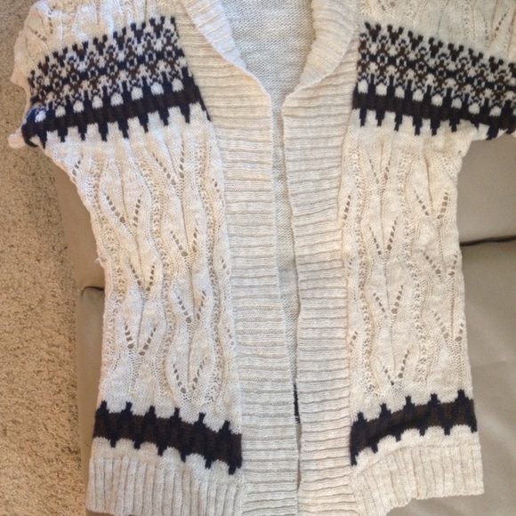 Adorable top 💖 - Picture 3 of 3