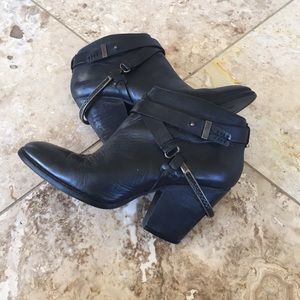 Size 9 Dolce vita booties (black)