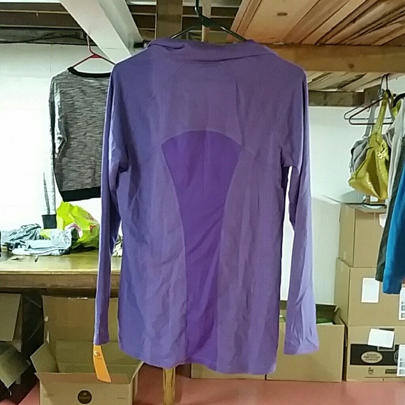 Purple long sleeve workout top - Picture 4 of 4