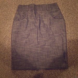 Grey pencil skirt. Size 3. IZ byer