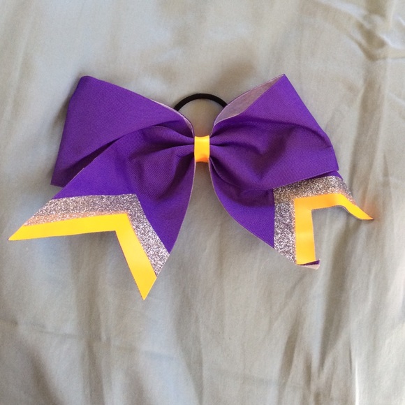 REDUCED cheer bow
