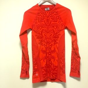 Athleta Synthetic Shirt with Thumb Holes!