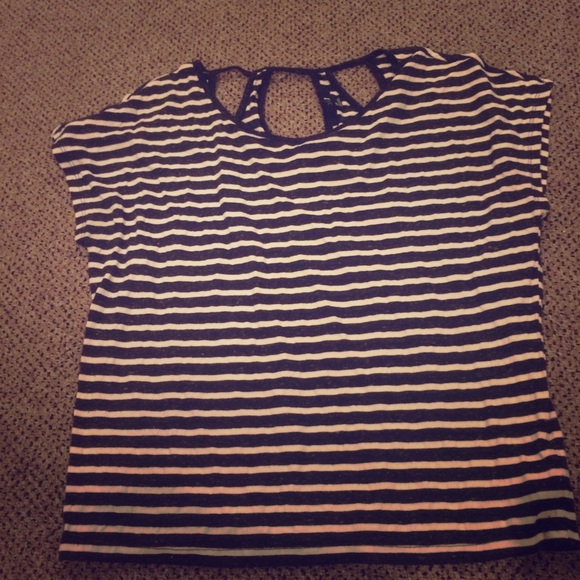 Black &white stripped flow shirt. Size small XXI