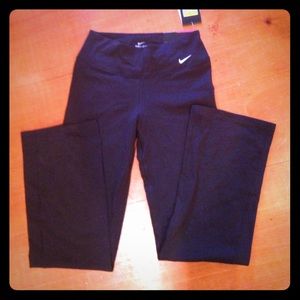 NWT Nike Regular fit pants