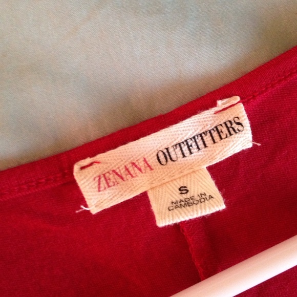 Red top - Picture 2 of 2