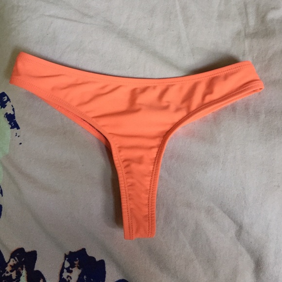 super cute, vibrant colored Boutine LA bottoms
