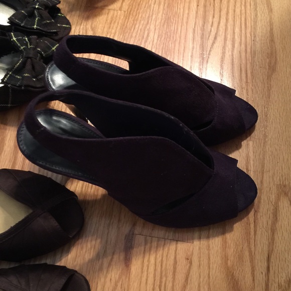 Shoes assorted. - Picture 3 of 3