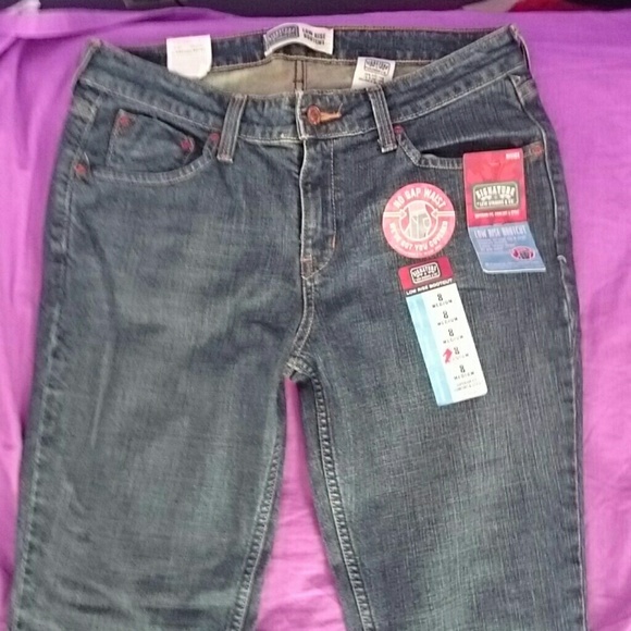 Levi low rise bootcut signature jeans