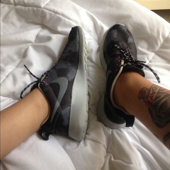 NIKE ROSHE RUN - Picture 3 of 4