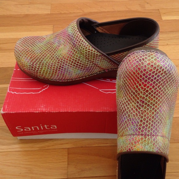Sanita clogs