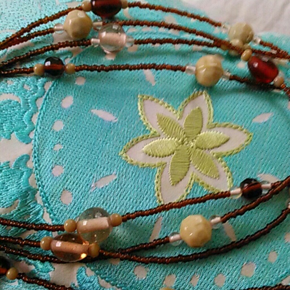 Pretty necklace:-) - Picture 2 of 4