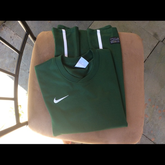 Nike dry-fit sports t-shirt