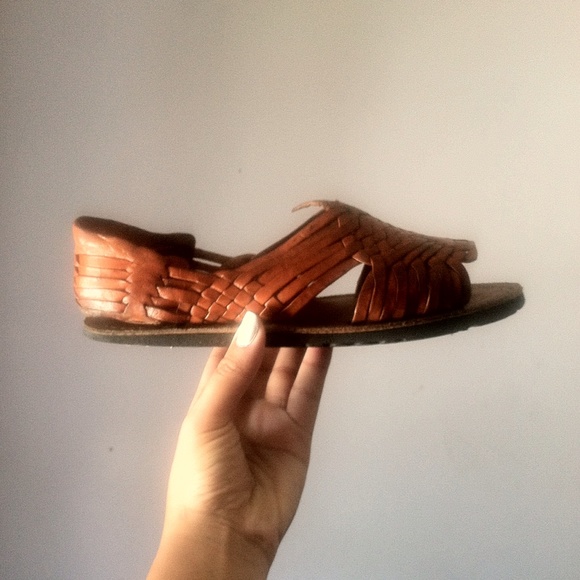 Huaraches tan sandals