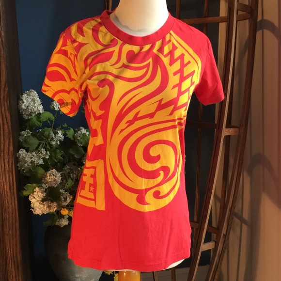 Nike Tops - Nike 100% Cotton Ted & Yellow T-shirt Small