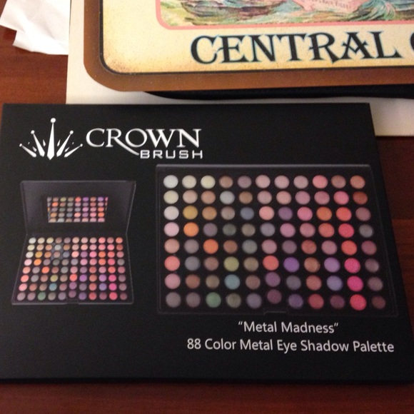 Crown Brush Other - Crown Brush "metal madness" 88 eyeshadow palette
