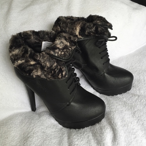 Cute winter booties !
