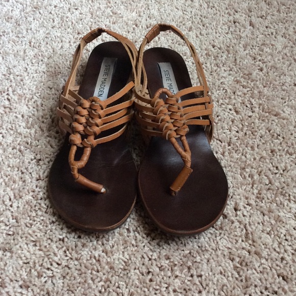 Steve Madden Shoes - Tan Steve Madden sandals