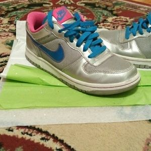 Nike tennis shoes