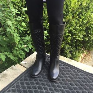 Ann Taylor black quilted boots