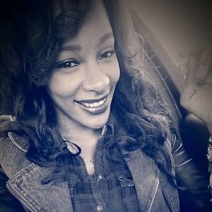 Meet your Posher, Raquel