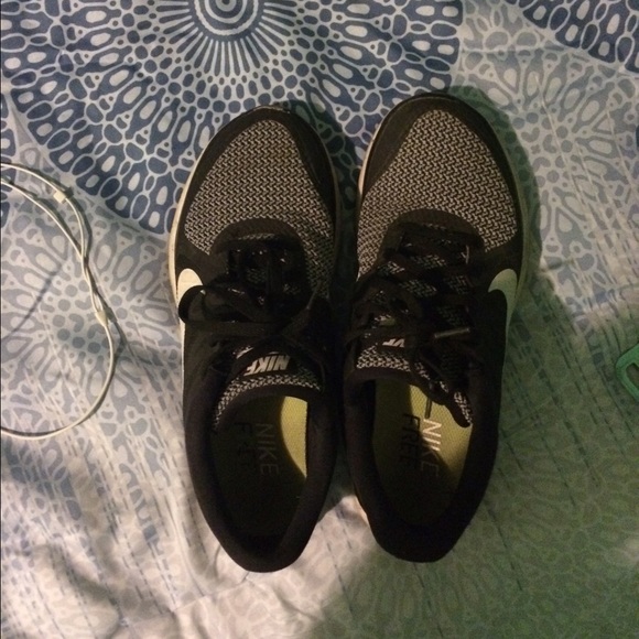 Nike free runs