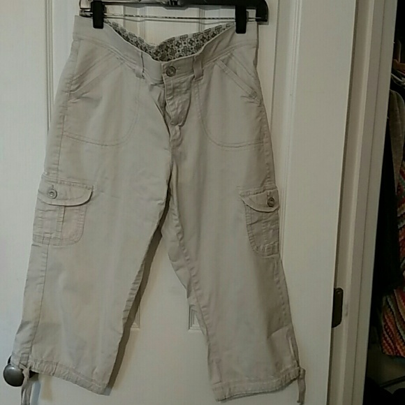 Ladies tan capris