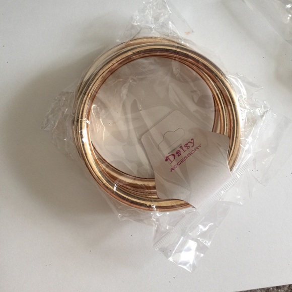 3 bangles - Picture 3 of 3