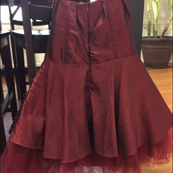AMAZING DRESS! - Picture 3 of 4