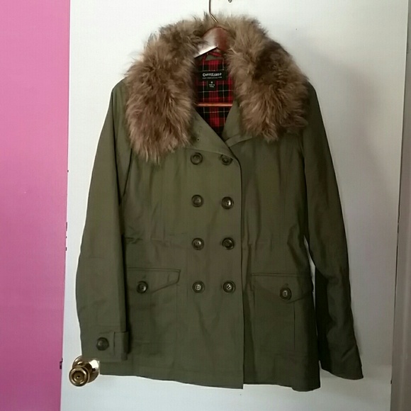 NWOT Coffeeshop pea coat with faux fur collar