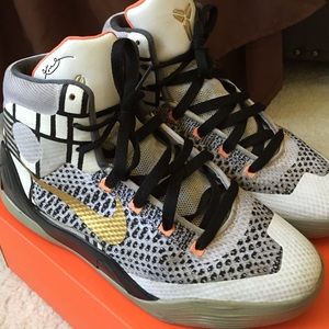 kobe youth basketball shoes