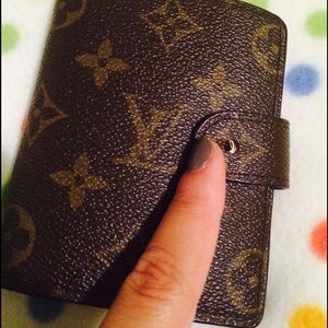 Authentic Louis Vuitton wallet missing button