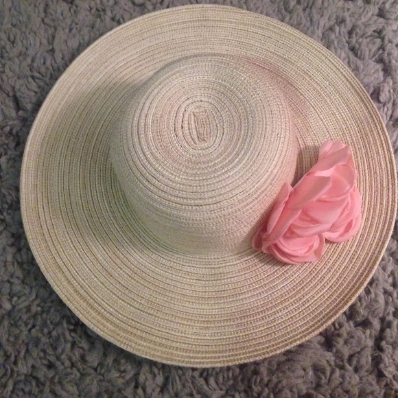 Women's tan sun hat