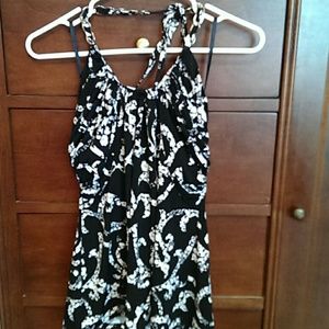 White House/black market halter top