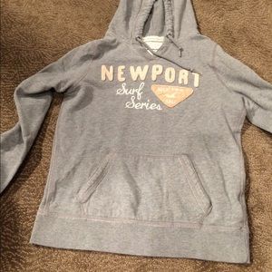 Hollister sweatshirt in great condition!