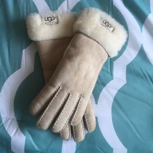 UGG Gloves