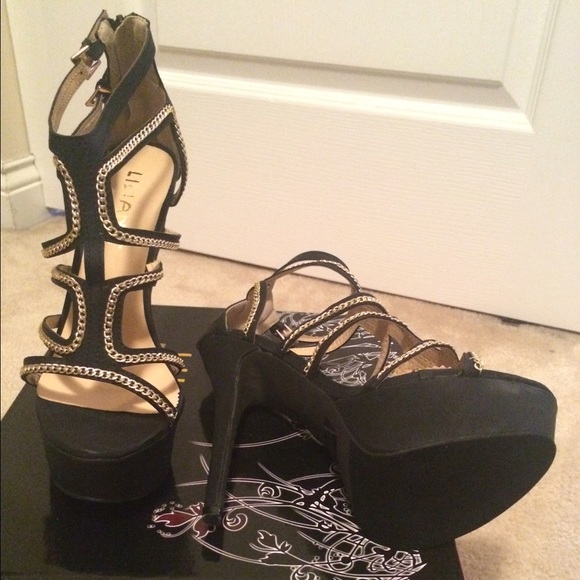{SOLD} Brand New black & gold stilettos - Picture 4 of 4