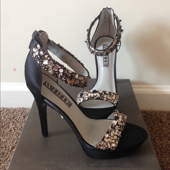 Vera wang . Never used