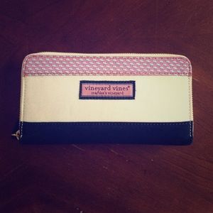 Vineyard Vines wallet