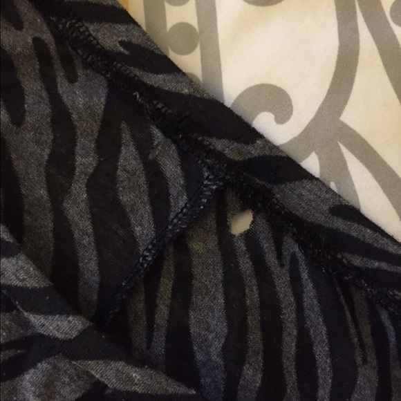 Wet Seal - mid sleeve zebra shirt - Picture 2 of 2