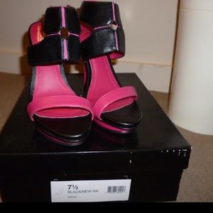 BCBG Generation Black/Fuschia Heel