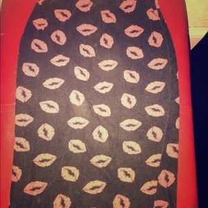 Lipstick pencil skirt