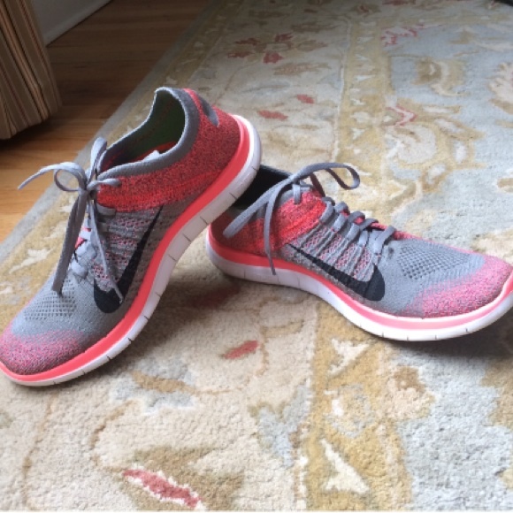 SOLD!! NIKE FREE 4.0 FLYKNIT ~EUC~women's 9.5 - Picture 2 of 4