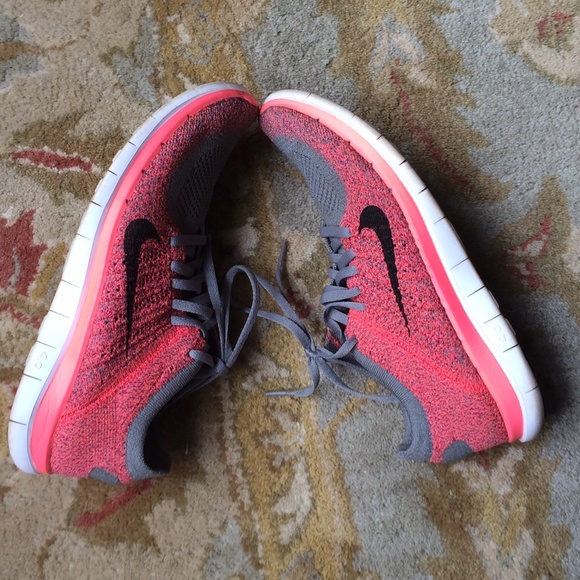 SOLD!! NIKE FREE 4.0 FLYKNIT ~EUC~women's 9.5 - Picture 4 of 4