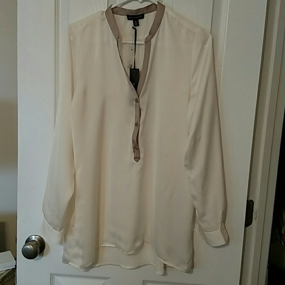 Ladies cream colored blouse