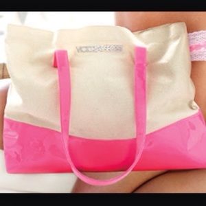 new VS tote