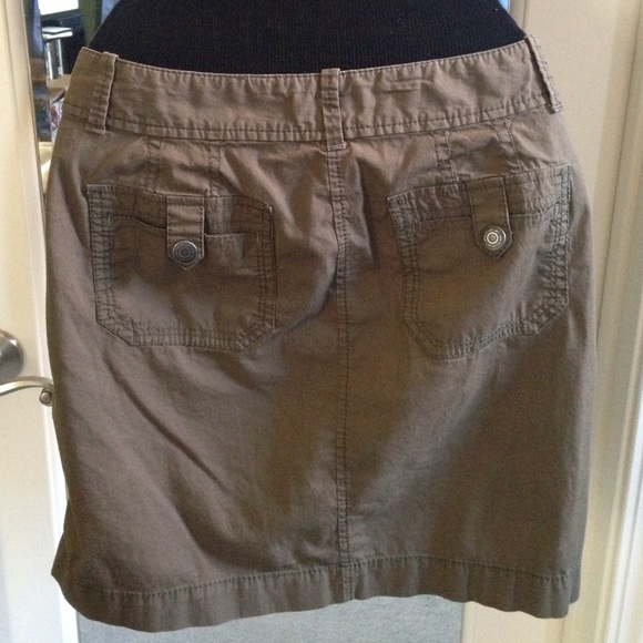 Host Pick! LOFT 8P skirt. EUC. - Picture 2 of 4