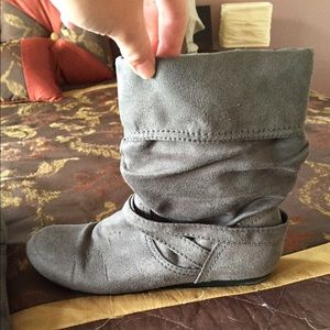 Grey slouchy boots