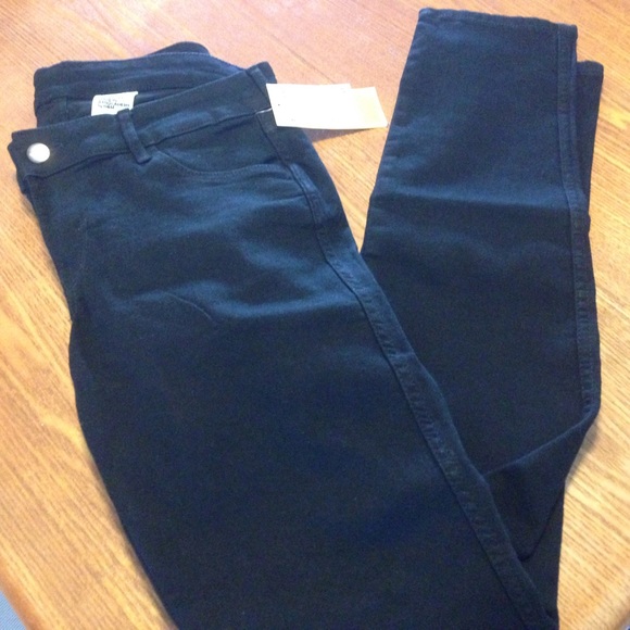 Black skinny jeans